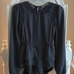 Grey ruffle lace Chloe k top euc